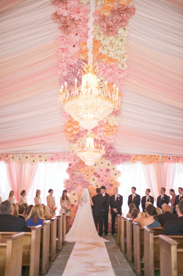 southern-wedding-romantic-ceremony-decor